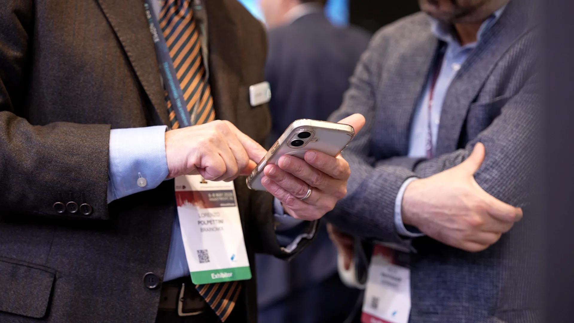hand mobile phone esoc.webp